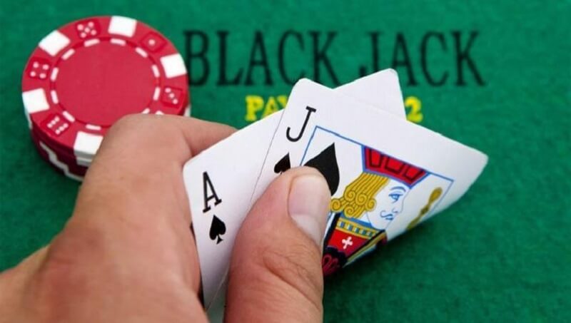 Xì dách hoàng gia là một trò chơi sử dụng bộ bài tây gồm 52 quân bài